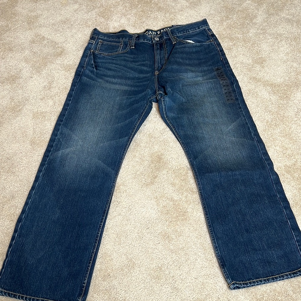 NWT 36/30 Relaxed American Eagle Jeans MED WASH DENIM